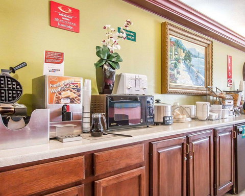 Econo Lodge Dexter - Bet 4u 9