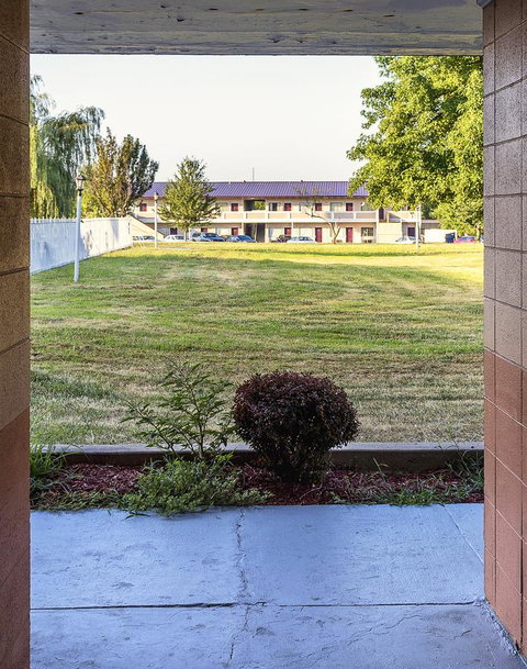 Days Inn By Wyndham Lebanon - Bet 4u 5