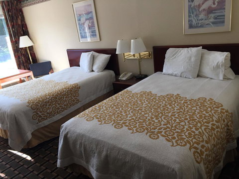 Days Inn By Wyndham Lebanon - Bet 4u 11