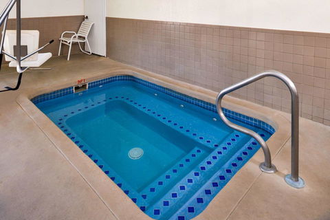 Comfort Inn And Suites Joplin - Bridge Guide 36