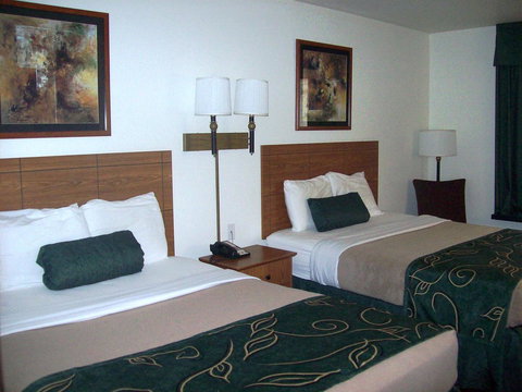 Baymont By Wyndham Dexter - Bet 4u 13