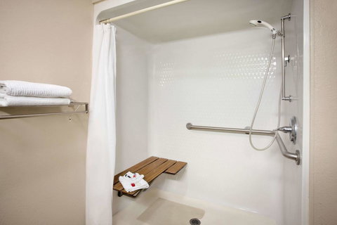 Baymont By Wyndham Dexter - Bet 4u 25