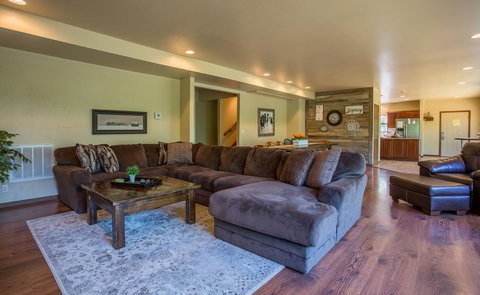 Ozarks Outdoor Legacy Home - Bet 4u 5