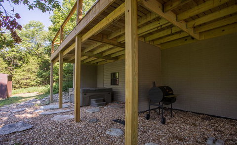 Ozarks Outdoor Legacy Home - Bet 4u 3