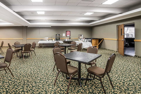 Travelodge By Wyndham Great Falls - Bet 4u 14