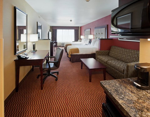 Holiday Inn Express And Suites Great Falls - Bet 4u 5