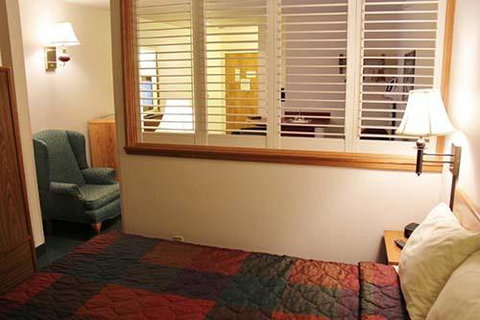 Colstrip Inn & Suites - Bet 4u 7