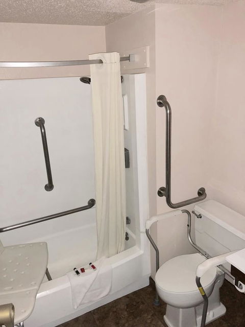 Super 8 By Wyndham North Platte - Bet 4u 23