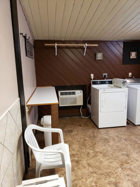 Super 8 By Wyndham North Platte - Bet 4u 2