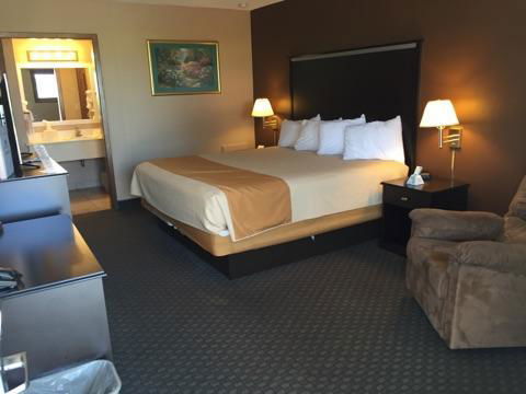 Americas Best Value Palmer Inn - Click Find 3