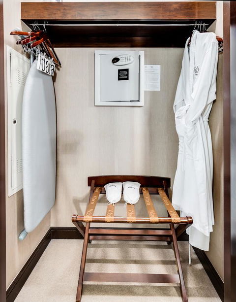 Jet Luxury At The Vdara - Click Find 4