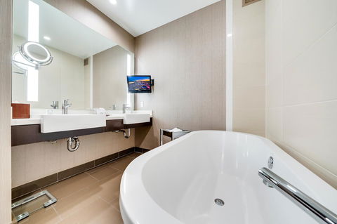 Jet Luxury At The Vdara - Click Find 17