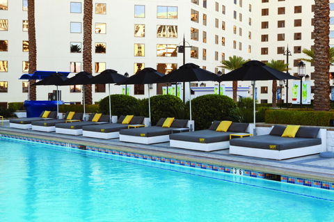 Planet Hollywood Resort & Casino - Lavinia 4