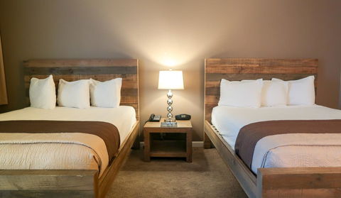 Thunderbird Boutique Hotel - Click Find 8