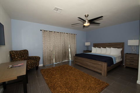 Thunderbird Boutique Hotel - Click Find 18