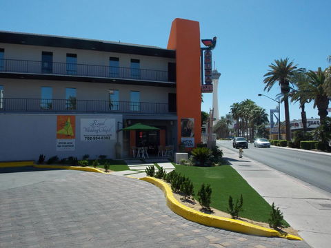 Thunderbird Boutique Hotel - Click Find 6