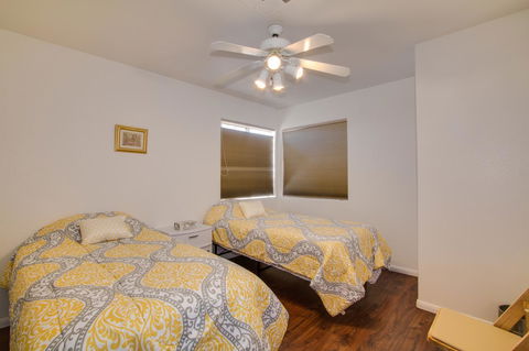 Red Rock Vacation Villa - Lawyer Find 6