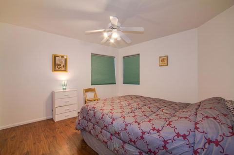 Red Rock Vacation Villa - Lawyer Find 7