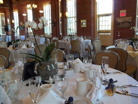 Common Man Inn & Restaurant Claremont - Bet 4u 24