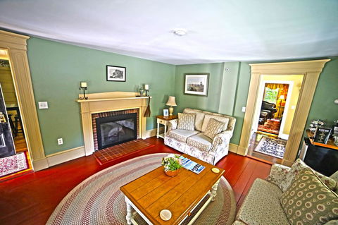 Ballard House Inn - Bet 4u 6