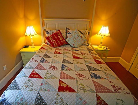 Ballard House Inn - Bet 4u 28