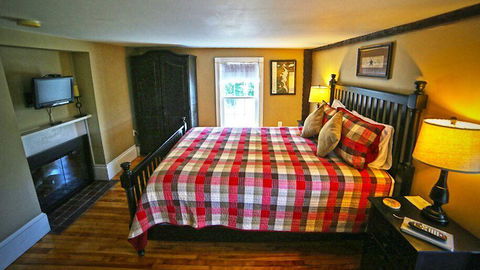 Ballard House Inn - Bet 4u 21