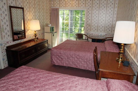 Storybook Inn & Suites - Bet 4u 26