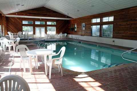 Storybook Inn & Suites - Bet 4u 7