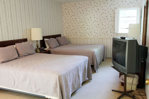 Storybook Inn & Suites - Bet 4u 36