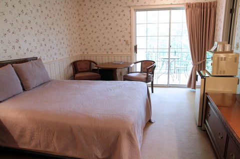 Storybook Inn & Suites - Bet 4u 32