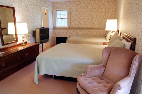 Storybook Inn & Suites - Bet 4u 31