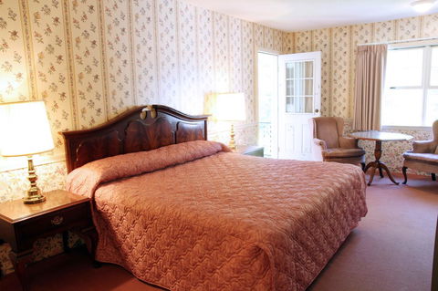 Storybook Inn & Suites - Bet 4u 34