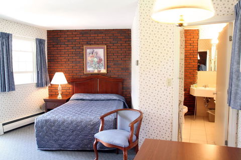 Storybook Inn & Suites - Bet 4u 3