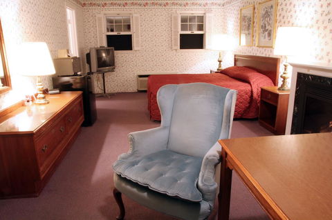 Storybook Inn & Suites - Bet 4u 24