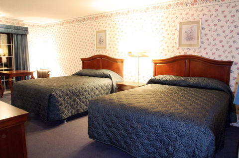 Storybook Inn & Suites - Bet 4u 39