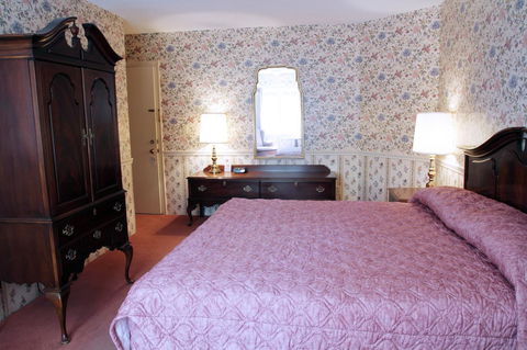 Storybook Inn & Suites - Bet 4u 4