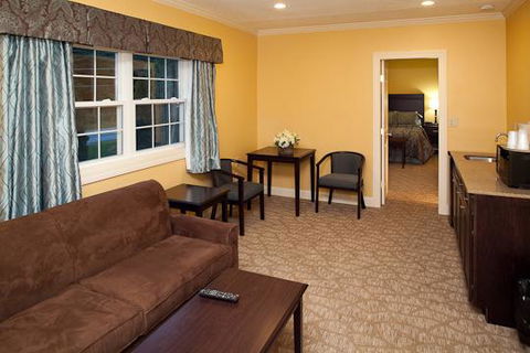 Golden Apple Inn - Bet 4u 1