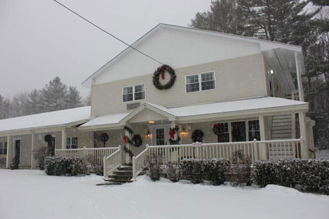 Golden Apple Inn - Bet 4u 8