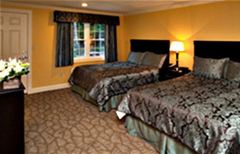 Golden Apple Inn - Bet 4u 13