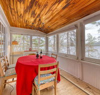 2 Bed 1 Bath Vacation home in Madison