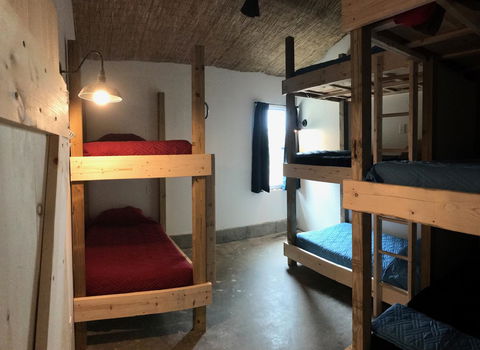 Barn Door Hostel - Bet 4u 0