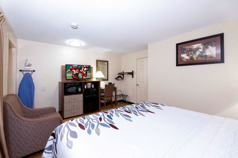 Red Roof Inn Neptune - Bridge Guide 18