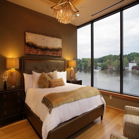 Lambertville Station Inn - Bet 4u 6