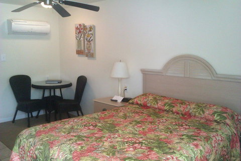 Madison Avenue Beach Club - Bet 4u 9