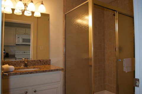 Madison Avenue Beach Club - Bet 4u 2