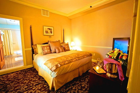 The Hotel Alcott - Bet 4u 12