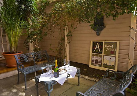 The Hotel Alcott - Bet 4u 8