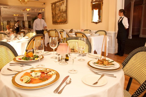 The Hotel Alcott - Bet 4u 4