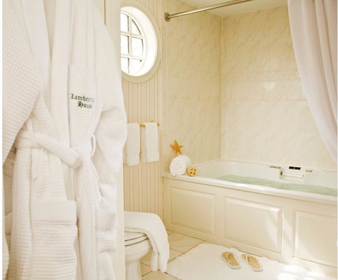 Lambertville House - Bet 4u 37