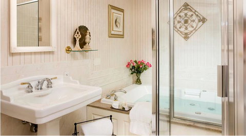 Lambertville House - Bet 4u 34